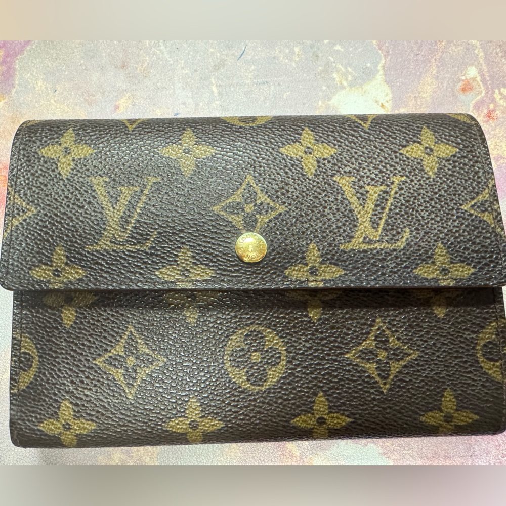 Authentic Louis Vuitton Brown Monogram Wallet